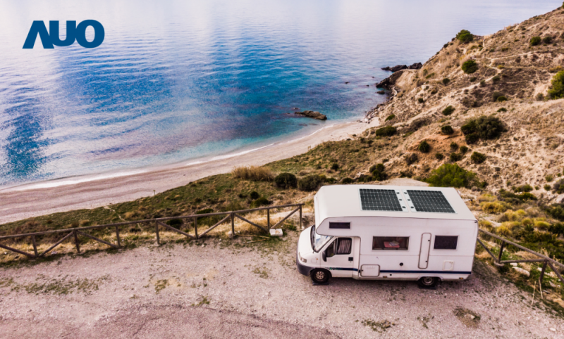 「可撓輕量化太陽光電板SunCurva」使用輕量特殊耐候型複合板取代傳統太陽能板的玻璃前板，不僅降低70%重量，每米平方僅3Kg；具有抗衝擊性能及通過電磁相容性測試，可應用於交通運輸工具，如露營車、遊艇等